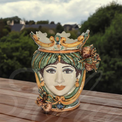 Ceramic Head with pomegranate h 25 green/orange female